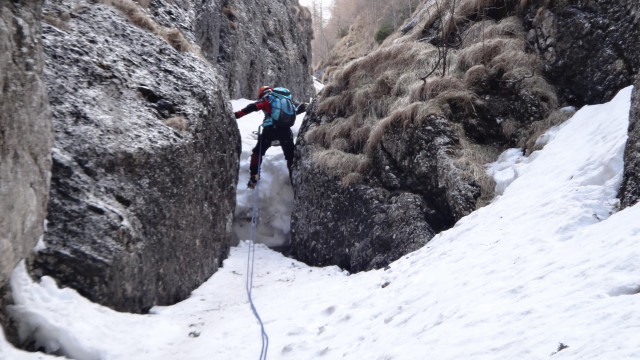 08qq Albisoara Turnurilor_iarna _blog