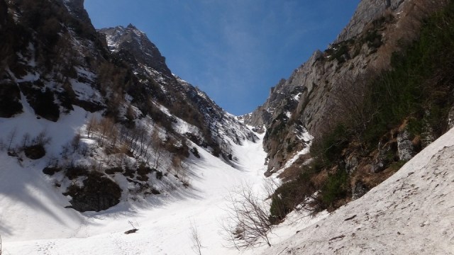 Albisoara Crucii_zapada_14042015_blog 013