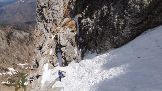 Albisoara Crucii_zapada_14042015_blog 046