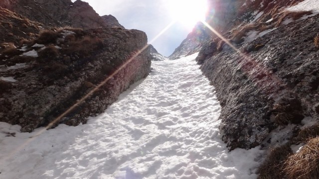 Albisoara Crucii_zapada_14042015_blog 051